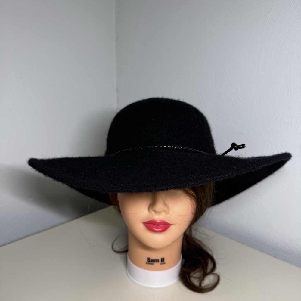 Four Buttong Womens One Size Black Wool Knit Brimmed Hat